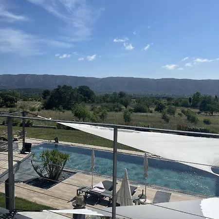 Bed and Breakfast Les Pins Du Luberon Coustellet Esterno foto