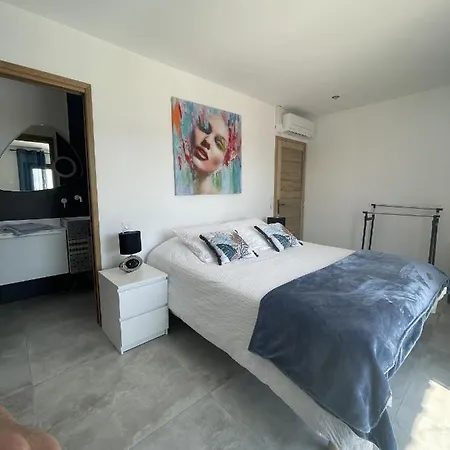 Bed and Breakfast Les Pins Du Luberon Coustellet Esterno foto